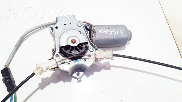 Nissan Primera Moteur de lève-vitre de porte avant 400439a