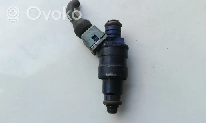 Renault Clio I Fuel injector 866313