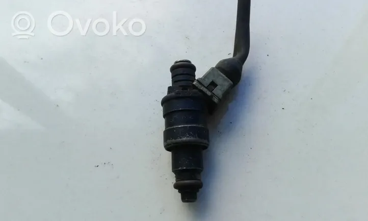 Renault Clio I Fuel injector 866313