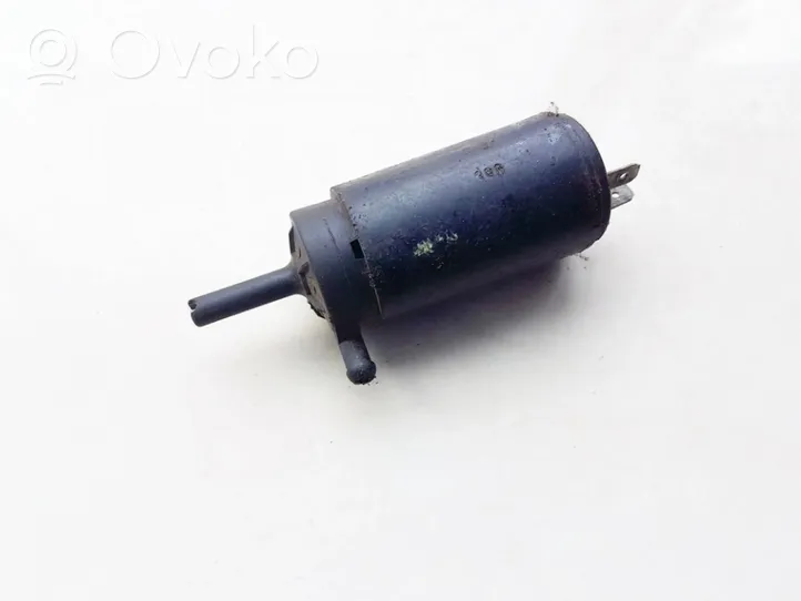 Volkswagen Jetta III Pompe de lave-glace de pare-brise 