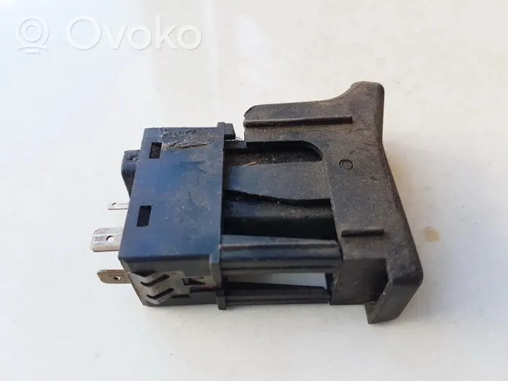 Audi 80 90 B2 Bouton de dégivrage pare-brise 853941503