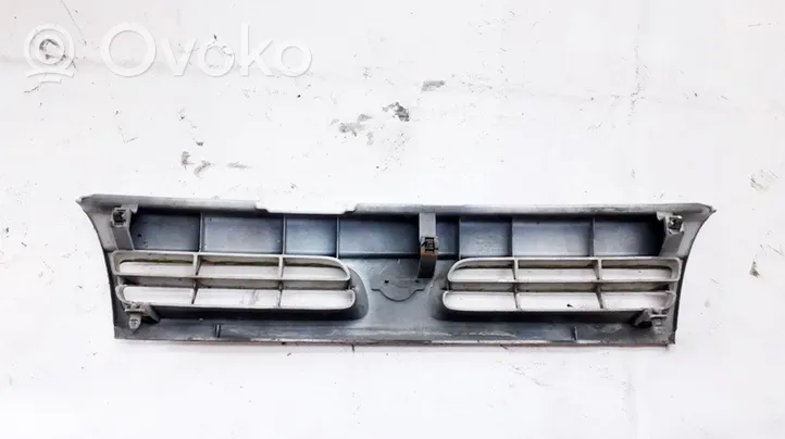 Nissan Sunny Kühlergrill 6231295r00