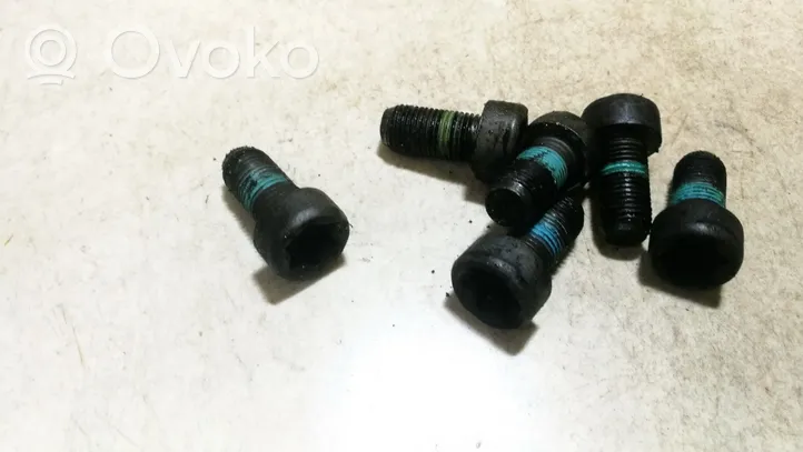Chevrolet Orlando Nuts/bolts 