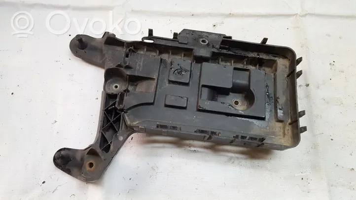 Audi A3 S3 8P Support boîte de batterie 1k0915333b