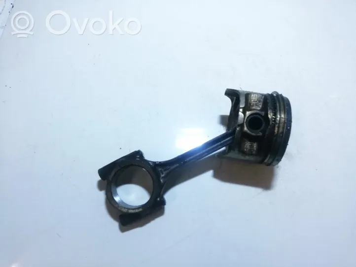 Honda Civic Piston with connecting rod 