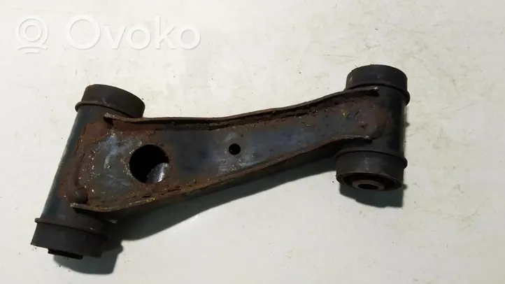 Nissan Primera Fourchette, bras de suspension inférieur avant 104011