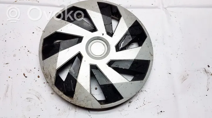 Audi A4 S4 B5 8D R14 wheel hub/cap/trim 