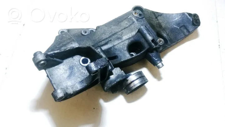 Renault Laguna II Engine mounting bracket 8200115762