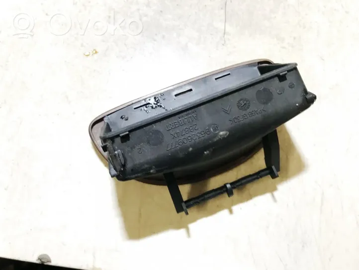 Citroen C5 Peleninė panelėje 9632609777