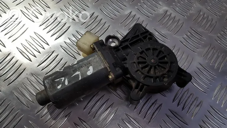 Mercedes-Benz CLK A208 C208 Moteur de lève-vitre de porte avant 0130821723