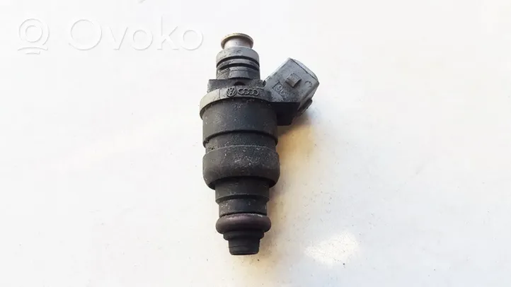 Volkswagen Golf IV Injecteur de carburant 06A906031A