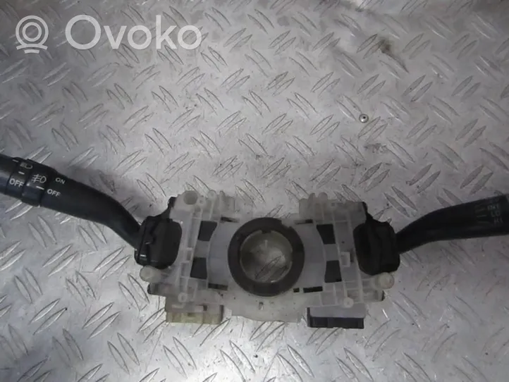 Toyota Camry Rokturu komplekts 8431033520