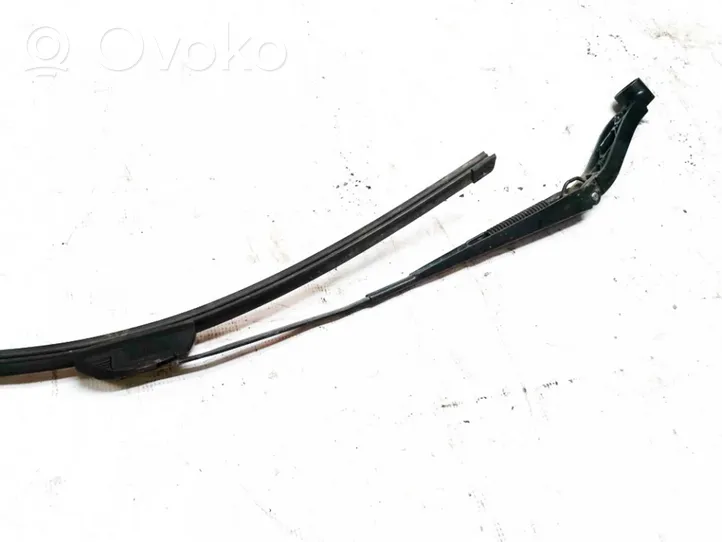 Subaru Outback Brazo del limpiaparabrisas delantero 