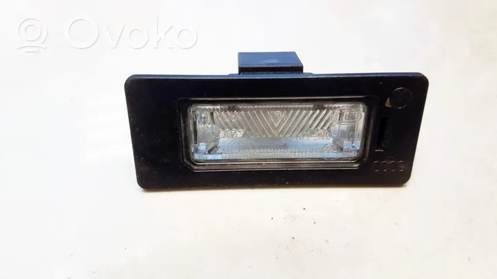 Audi A5 8T 8F Lampa oświetlenia tylnej tablicy rejestracyjnej 8t0943021