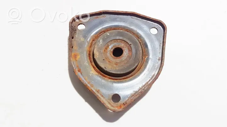 Nissan Sunny Supporto di montaggio della molla elicoidale 5432050y12