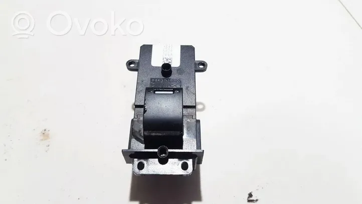 Honda CR-V Electric window control switch 35770SWAA010M2