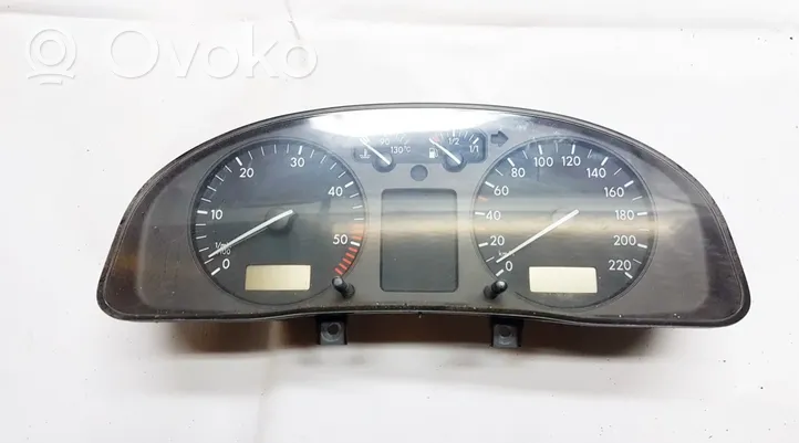 Volkswagen PASSAT B5 Compteur de vitesse tableau de bord 3B0919880D