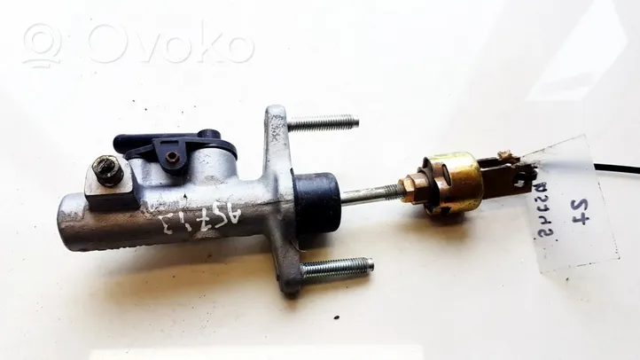 Toyota Yaris Verso Główny cylinder sprzęgła 