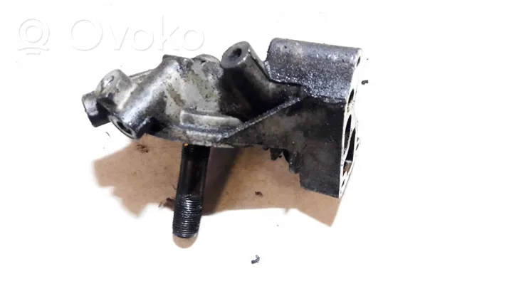 Audi A4 S4 B5 8D Supporto di montaggio del filtro dell’olio 050115417