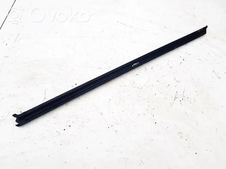 Volkswagen Jetta VI Rear door glass trim molding 5c6839479