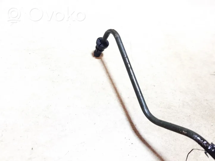 Volkswagen Jetta VI Brake line pipe/hose 