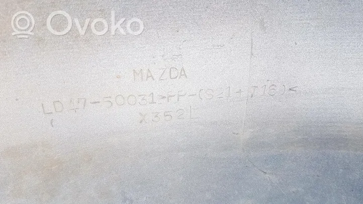 Mazda MPV Zderzak przedni LD4750031