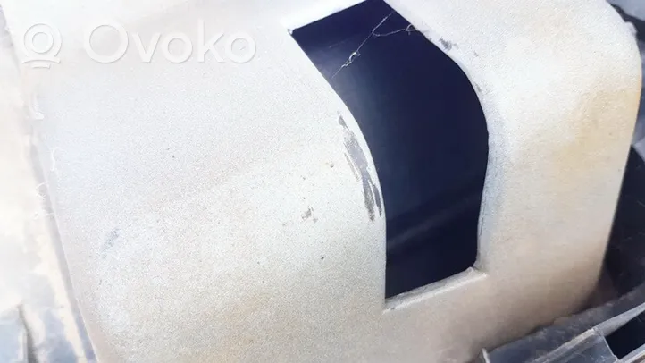 Volkswagen PASSAT B4 Abdeckung Deckel Abschleppöse hinten PILKAS