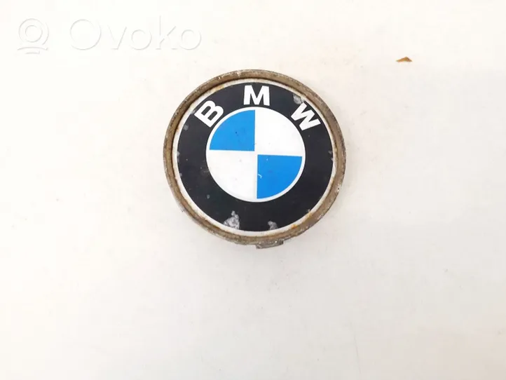 BMW 3 E90 E91 Mostrina con logo/emblema della casa automobilistica 1095361