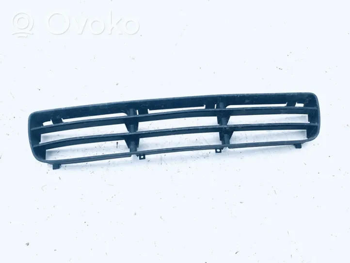 Volkswagen Bora Grille inférieure de pare-chocs avant 1J5853677B