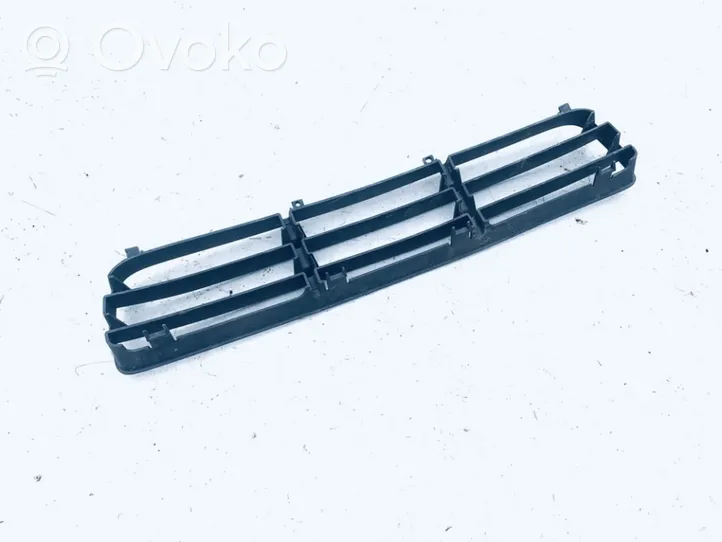 Volkswagen Bora Grille inférieure de pare-chocs avant 1J5853677B