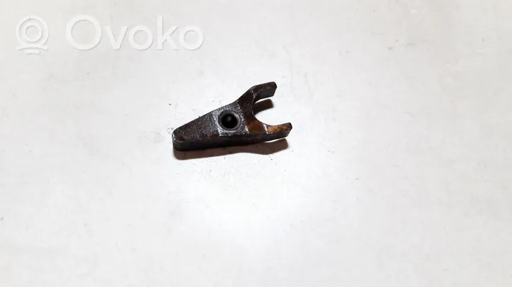 Toyota Avensis T270 Support de pince d'injecteur de carburant 