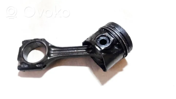 Volkswagen Golf III Piston avec bielle 028h