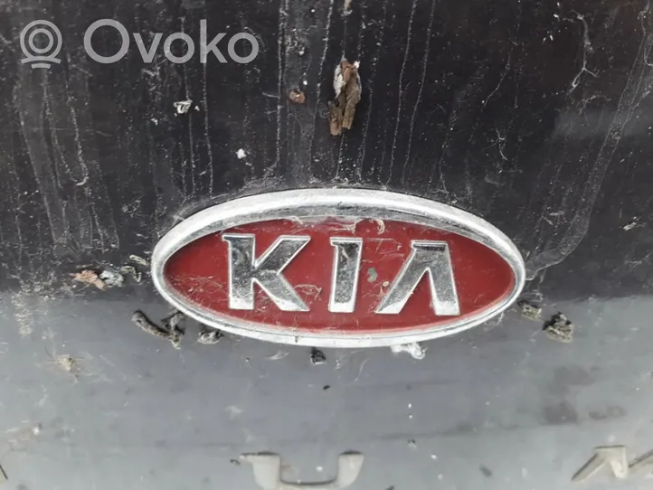 KIA Shuma Mostrina con logo/emblema della casa automobilistica 