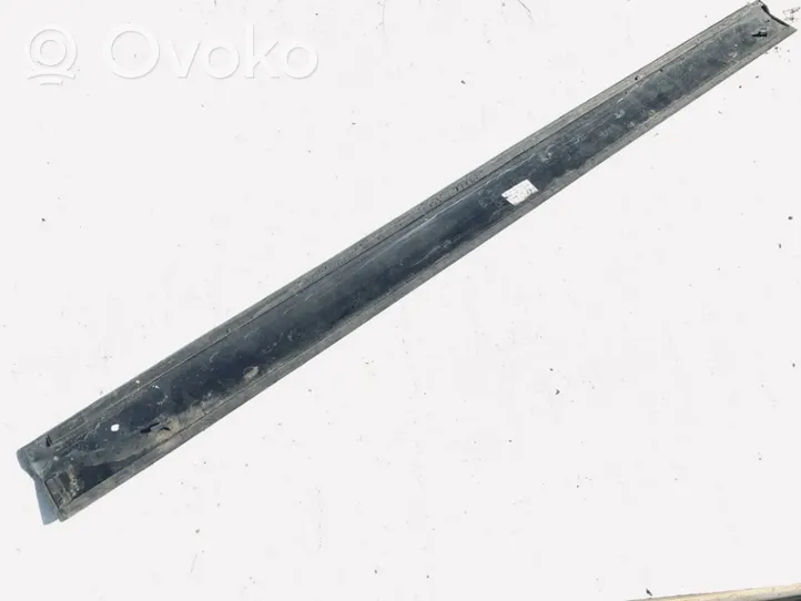 Volvo V70 Rivestimento della portiera anteriore (modanatura) 