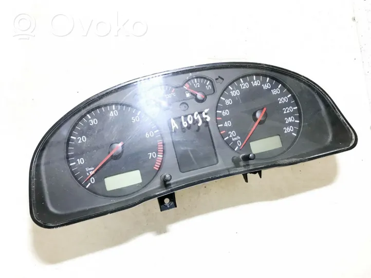 Volkswagen PASSAT B5 Speedometer (instrument cluster) 3b0919861b