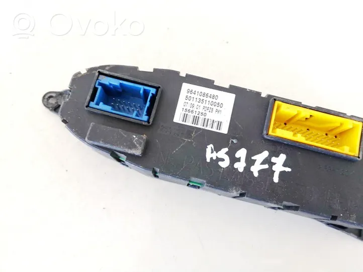 Peugeot 607 Unité de commande module de porte 9641086480