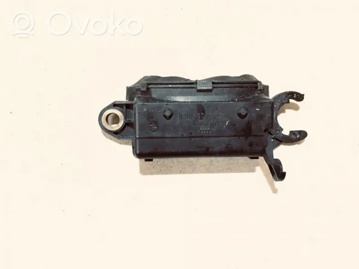 Audi A4 S4 B5 8D Etuoven ulkokahva 4a0837205