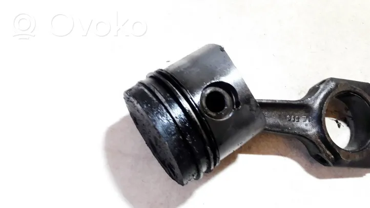 Ford Escort Piston with connecting rod s89ff