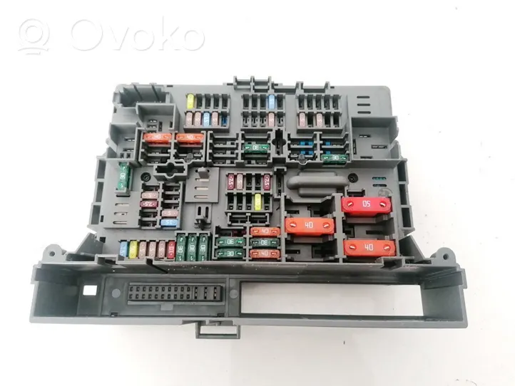 BMW 3 E90 E91 Fuse box set 911944604