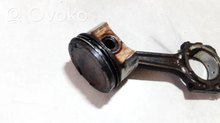 Fiat Punto (176) Piston avec bielle 