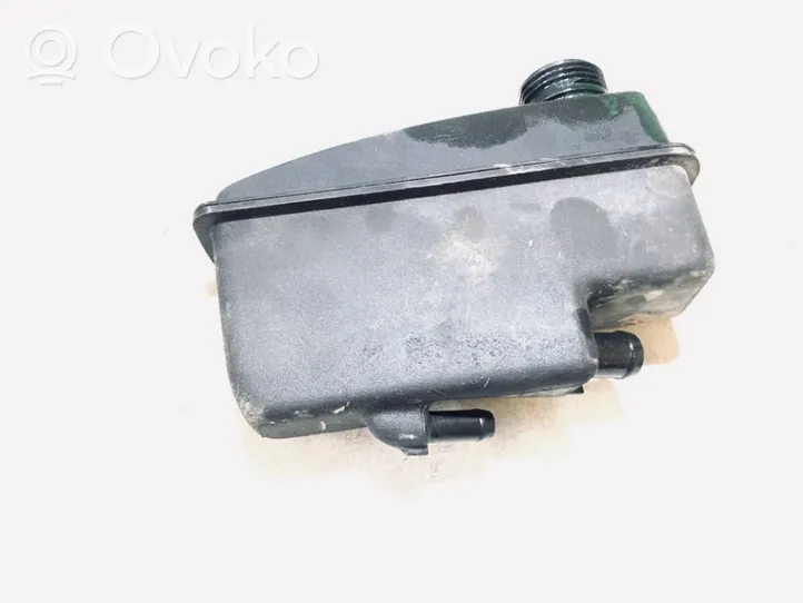 Volvo V70 Vairo stiprintuvo skysčio bakelis 30645621