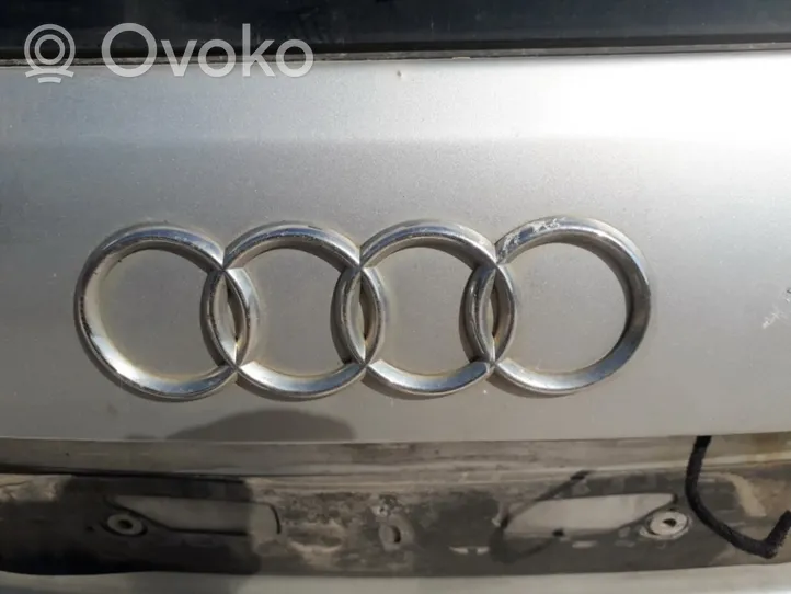 Audi A4 S4 B5 8D Mostrina con logo/emblema della casa automobilistica 