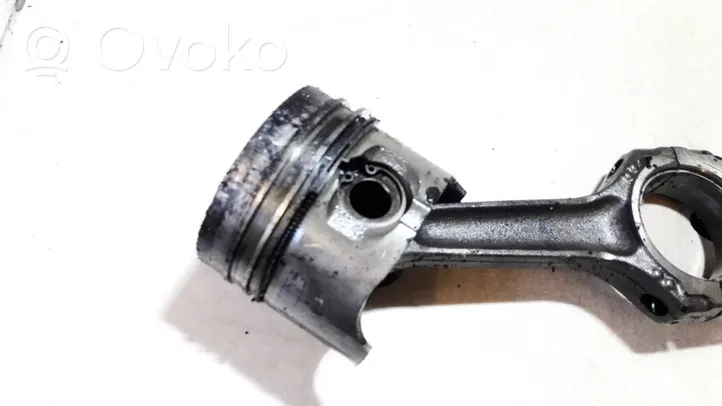 Renault Express Piston with connecting rod 