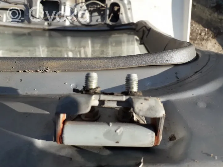 Mazda 626 Tailgate/trunk/boot hinge 