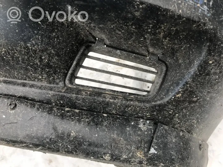 Volvo S40, V40 Grotelės apatinės (trijų dalių) 