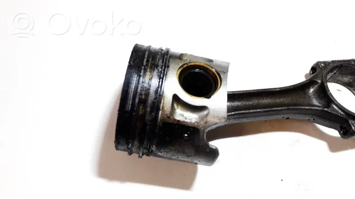 Volkswagen PASSAT B5 Piston with connecting rod 045c