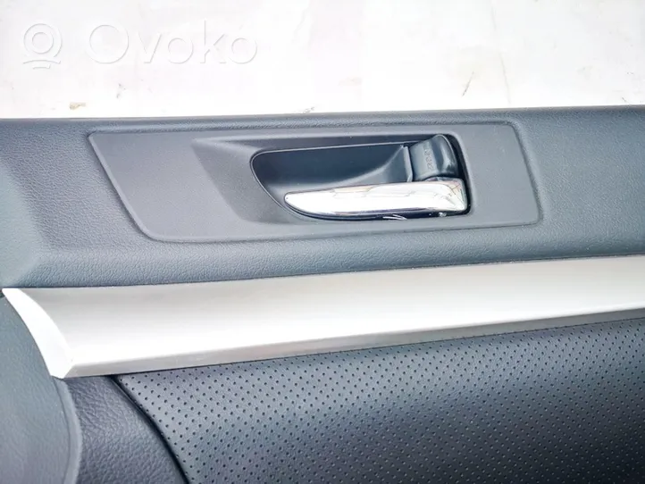 Subaru Outback Poignée inférieure de porte avant 