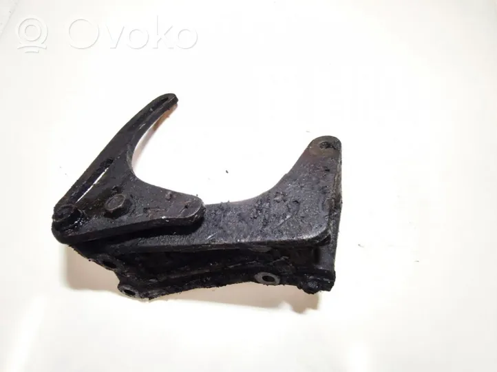 Mazda 323 Engine mounting bracket 