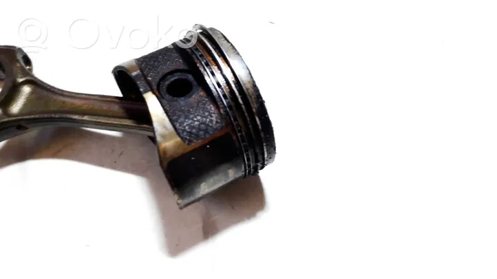 Toyota Avensis T220 Piston avec bielle 