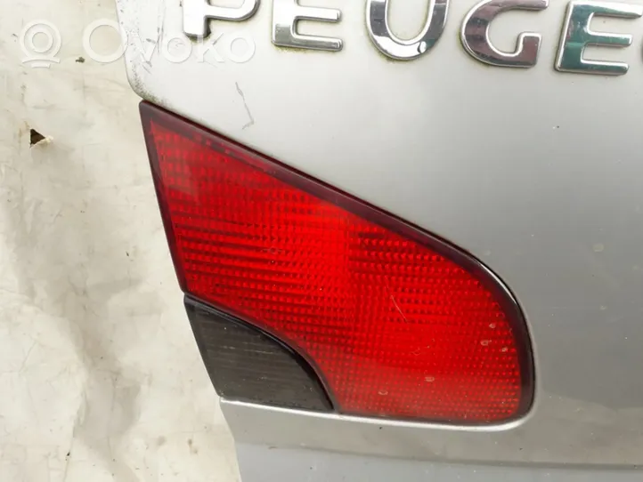 Peugeot 406 Lampy tylnej klapy bagażnika 